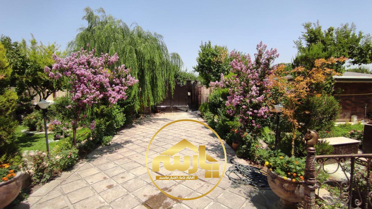  باغ ویلای 800 متری با 210 متر بنای مجلل واقع در شهریار منطقه سرسبز کردزار 