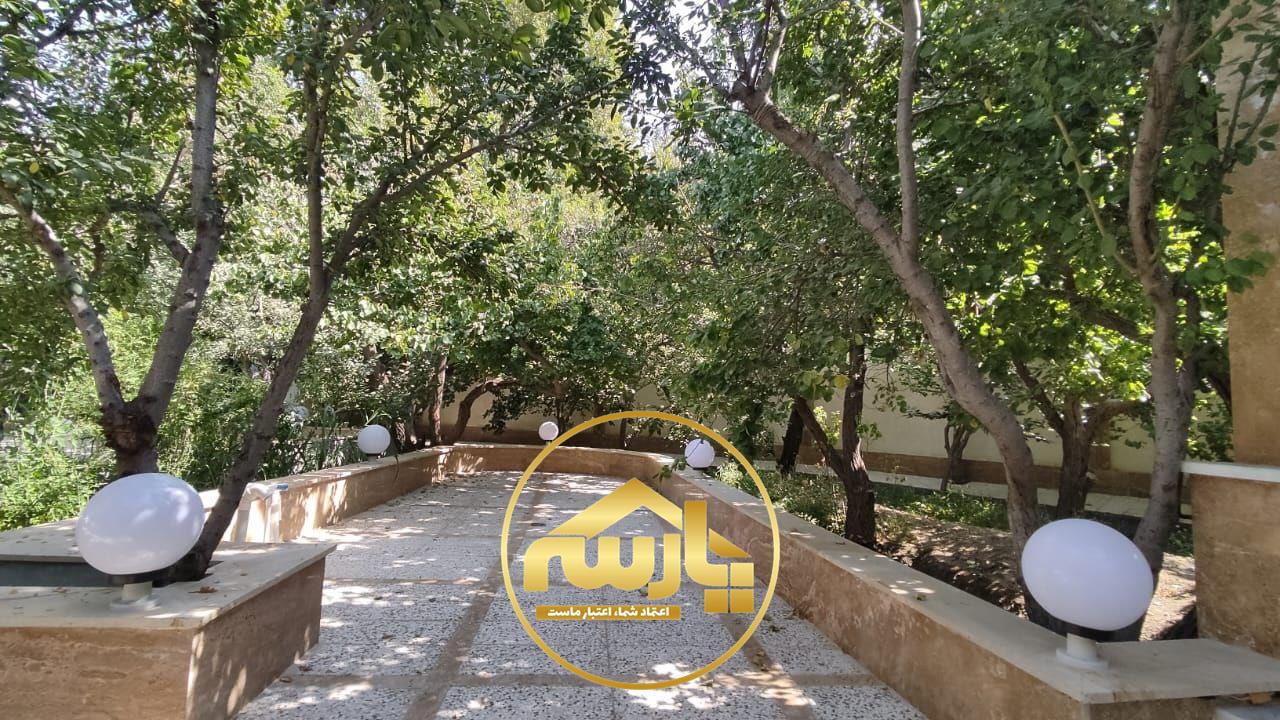 باغ ویلای 1000 متری شیک با 60 متربنا در منطقه کردزار شهریار 
