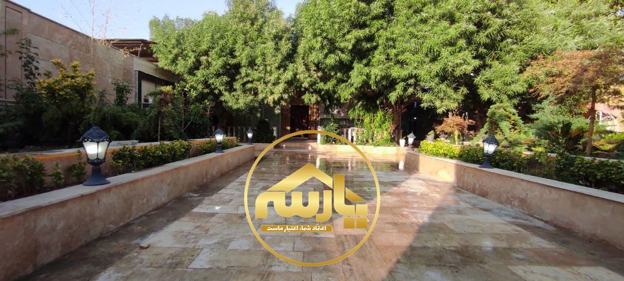 باغ ویلای 600 متری با 300 متر بنای مجلل در بکه شهریار 